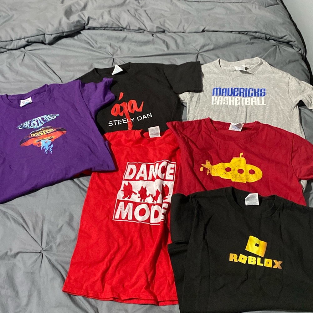 Lot of 6 tshirts boys size small. (Fits 5,6). All brand new.